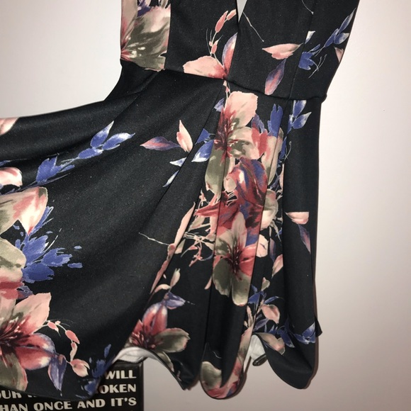 Dress - Picture 2 of 5